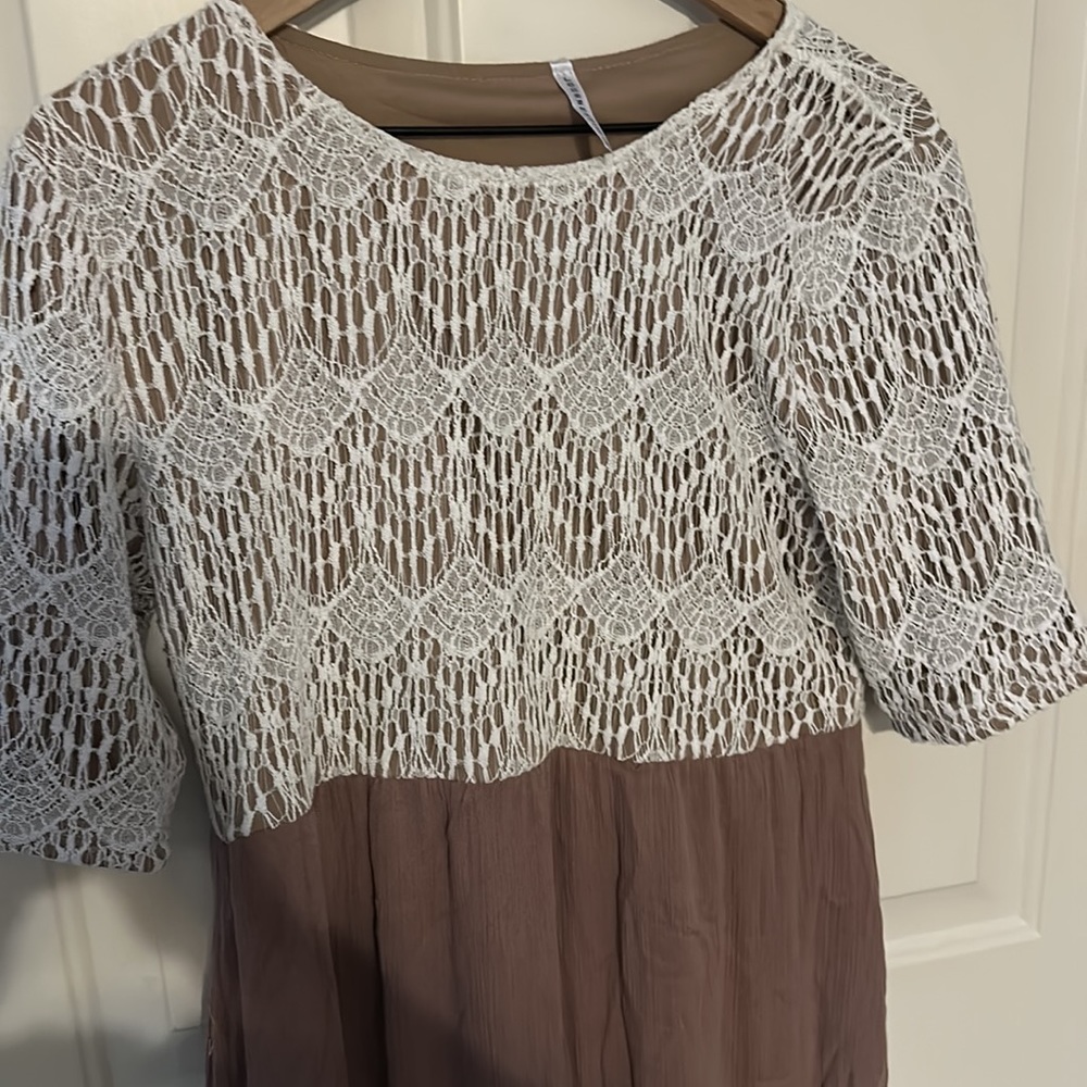 Journey Five Lace Maxi Dress - Picture 2 of 3